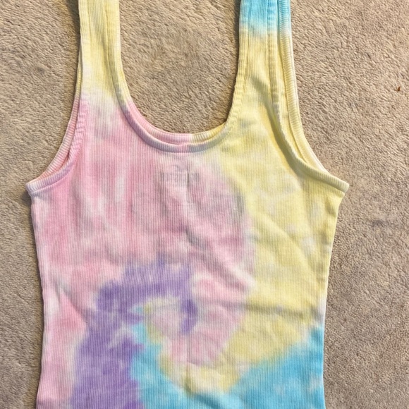 Hollister Girls Tank Tops (5) - Picture 6 of 7